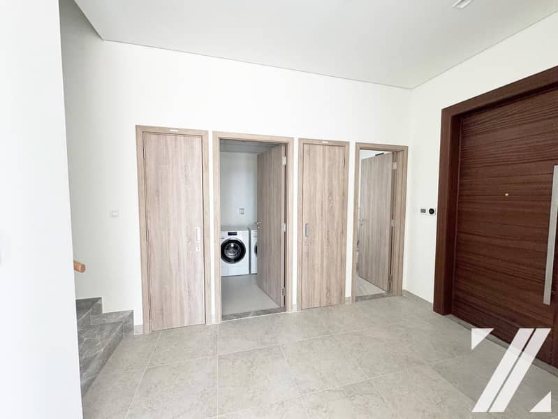 Spacious Modern | Single Row | Multiple Cheques - Image 21
