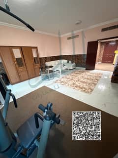 للبيع شقة غرفتين وصالة بإطلالة على البحيرة في أبراج الخور تتكون من غرفتين وصالة و3 حمامات