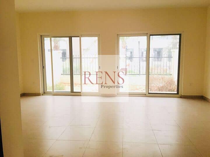 Spacious 2-Floor Villa | 3BR + Maid | Private Balcony - View 4