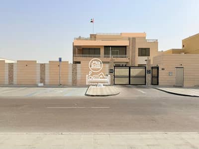 10+ Beds Villa for Sale in Khalifa City, Abu Dhabi - 14. jpeg