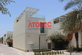 فیلا في المدينة المستدامة 4 غرف 290000 درهم - 14874971