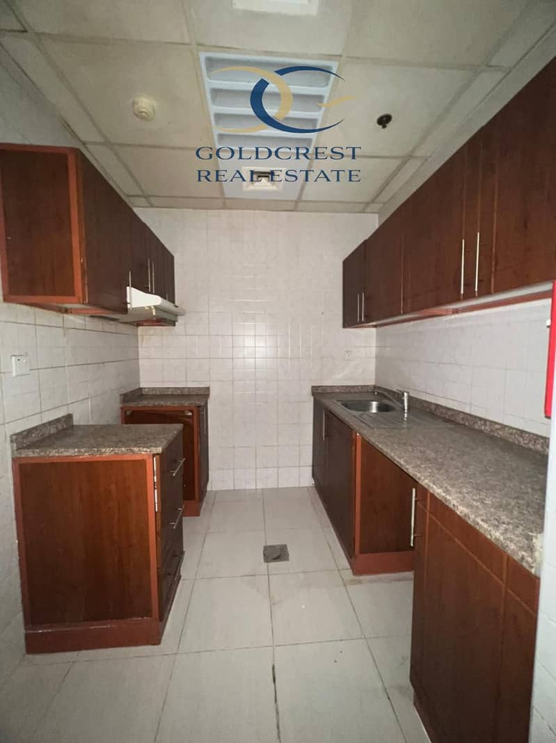 5 Semi closed Kitchen