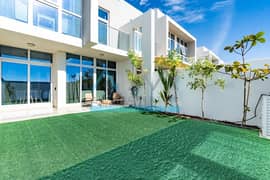 فيلا مفروشة من 3 غرف نوم | حديقة خاصة | باسوود داماك هيلز 2