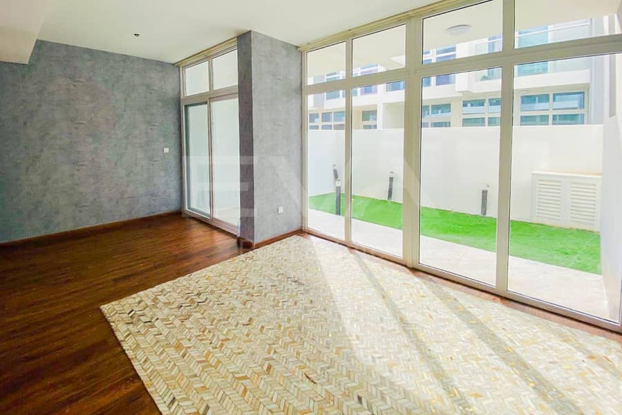 RR-M TYPE |UPGRADED FLOORING AND WALLS| PRIME AREA RR-M TYPE |UPGRADED FLOORING AND WALLS| PRIME AREA