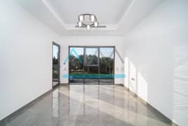 فيلا سينما في الطابق السفلي | 4 غرف نوم | إطلالات متعددة على المنتزه والمدينة