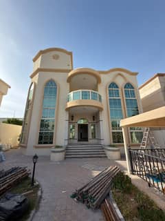 فيلا فاخرة بشرقان بإطلالة بحرية، 4 ماستر، مسبح، مجالس، حوشين وباركن، صيانة على المالك