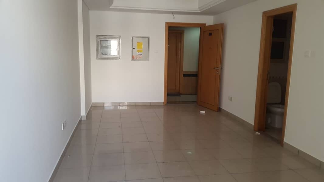 ATTRACTIVE 2BHK with GYM+POOL+PARKING NEAR METRO STATION