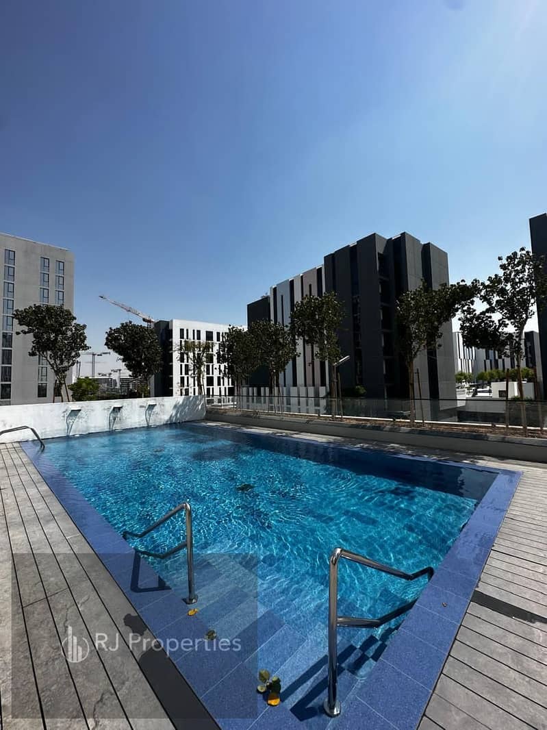 LUXURY 2bhk/Gym and pool/3wishroom BALCONY/ waderobe /Master Bed Room parking only jest 90k