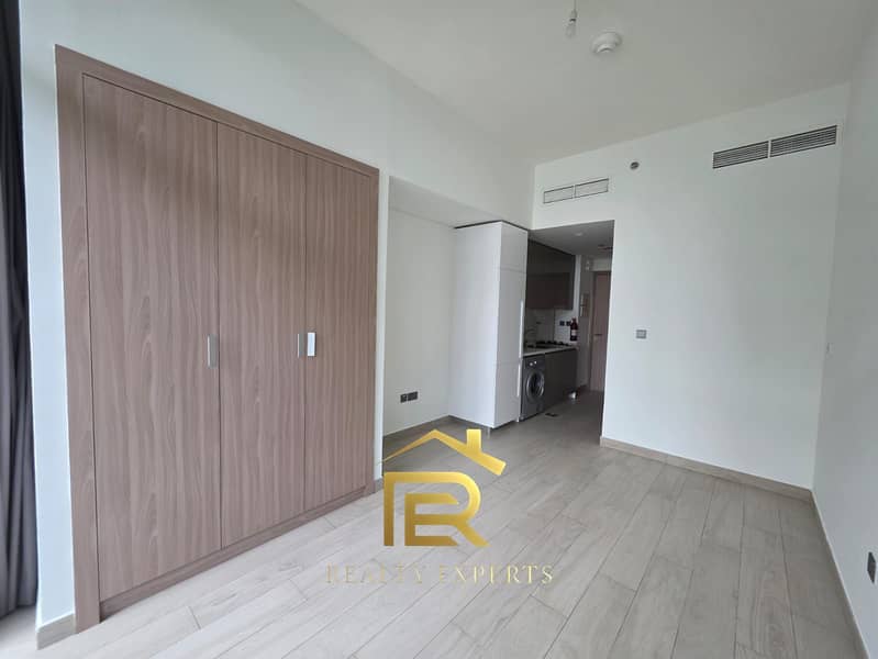 UNFURNISHED STUDIO | PRICE DROPPED | READY TO MOVE