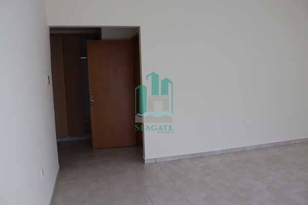 2 CQ38hWdSL1A57SGUmXzhgF19RpmR5Bl4h2jULc4u. jpg
