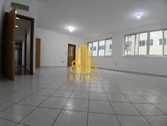 شقة في منطقة الكورنيش 3 غرف 110000 درهم - 14881618