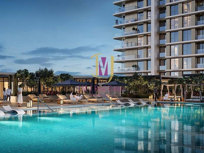 6 LYVIA-BY-PALACE-POOL. jpg