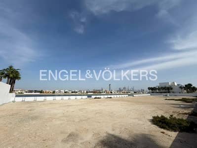 Plot for Sale in Palm Jumeirah, Dubai - Investment Opportunity on Billionaire Row