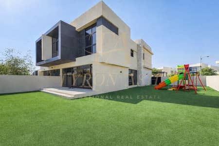 4 Bedroom Townhouse for Rent in DAMAC Hills, Dubai - LARGE GARDEN| MAIDS ROOM| VACANT
