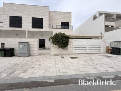 5 Bedroom Villa for Rent in Nad Al Sheba Gardens, Dubai - Ready to move in | Unfurnished5BR | Private lift 5 Bedroom Villa for Rent in Nad Al Sheba Gardens, Dubai - Ready to move in | Unfurnished5BR | Private lift