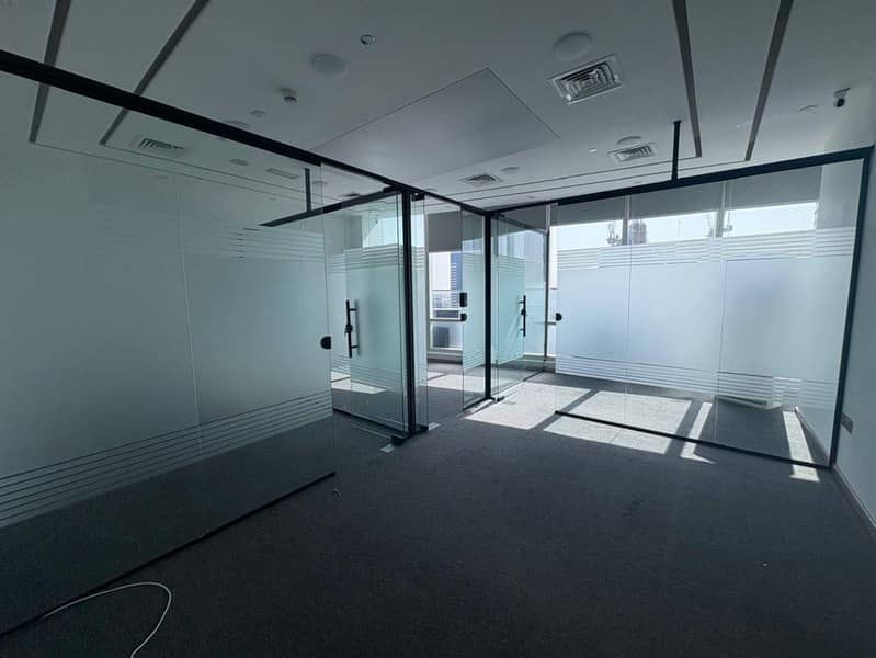 4 Image 0