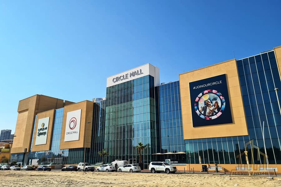 15 Circle Mall 01. jpg