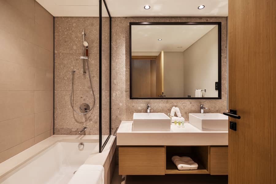 11 Oak Tree Golf Suites 09. jpg