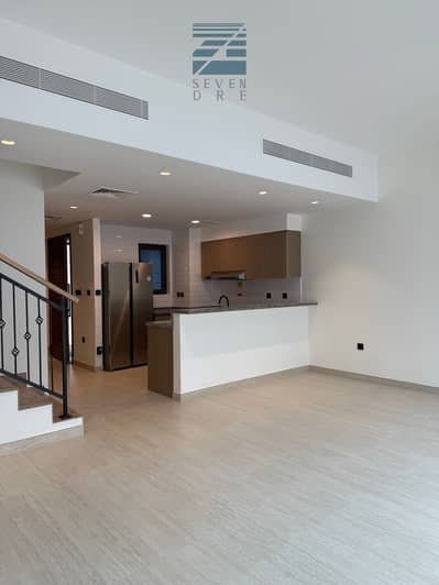4 Bedroom Townhouse for Rent in DAMAC Lagoons, Dubai - IMG_4390. JPG (2). jpeg 4 Bedroom Townhouse for Rent in DAMAC Lagoons, Dubai - IMG_4390. JPG (2). jpeg