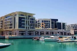 شقة بثلاث غرف نوم + غرفة خادمة | إطلالة على المارينا | موقع مميز