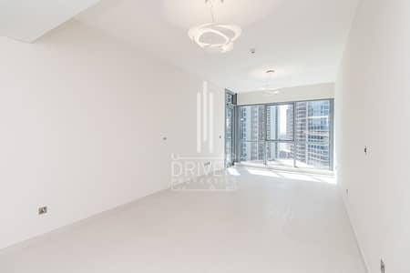 Luxurious 2 Bed Unit w/ Quality Finishes Luxurious 2 Bed Unit w/ Quality Finishes