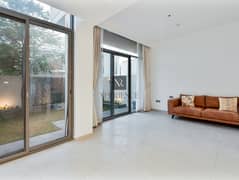 MODERN FAMILY LIVING | FAMILY COMMUNITY | 3BR+MAID| RESALE