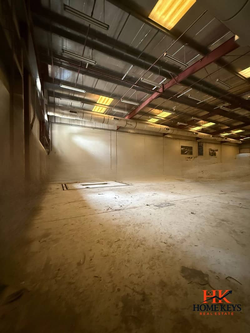 12 Al Quoz 3 Warehouse Available for Rent-1-8. jpeg