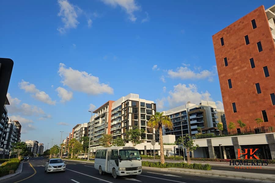 8 azizi-riviera_wNNFL_xl. jpg