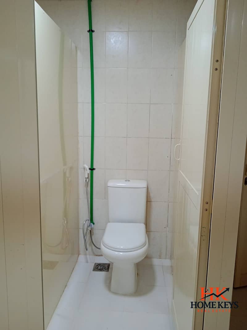 6 bathroom. jpeg