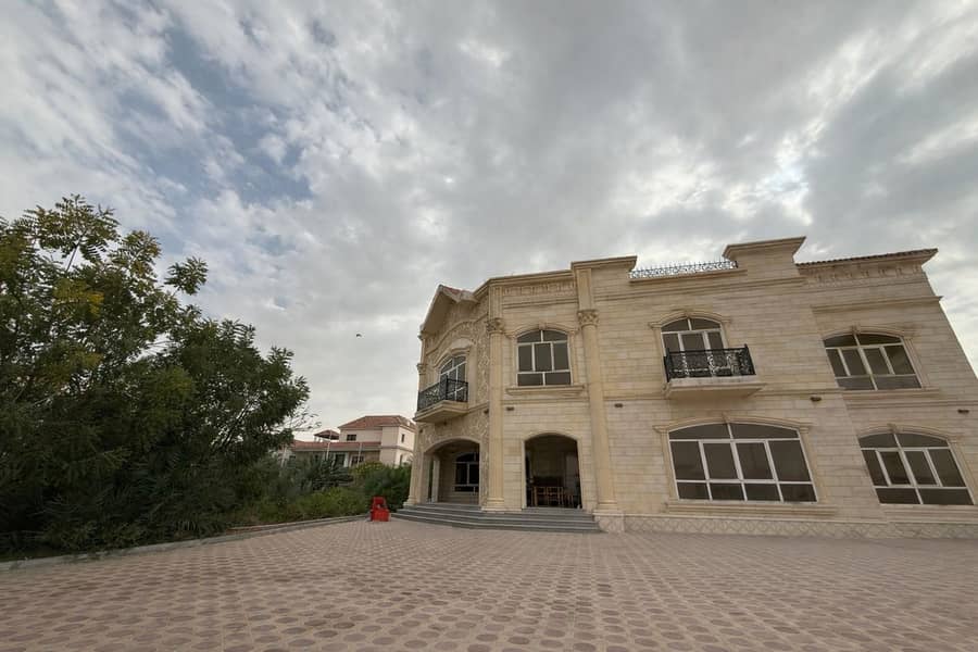 Spacious 7BR|Driver's Room+Maid's Room|Prime Area Spacious 7BR|Driver's Room+Maid's Room|Prime Area