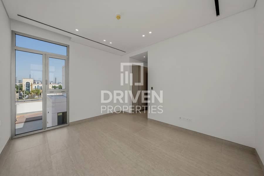 Exclusive | Amazing Skyline Views | Private Pool - Image 4