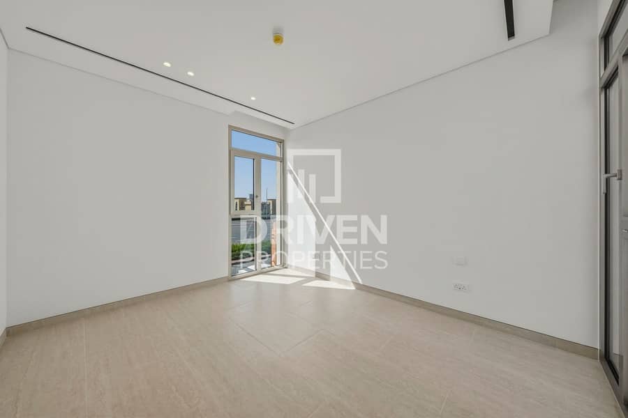 Exclusive | Amazing Skyline Views | Private Pool - Image 5