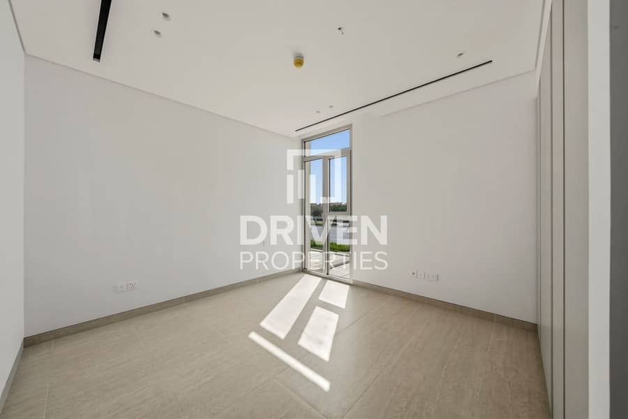 Exclusive | Amazing Skyline Views | Private Pool - Image 10