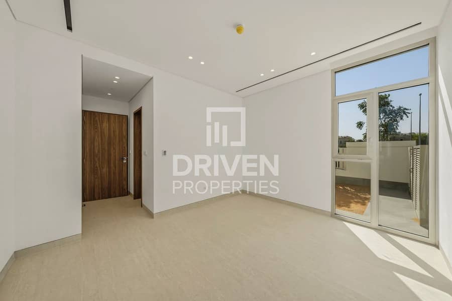 Exclusive | Amazing Skyline Views | Private Pool - Image 11