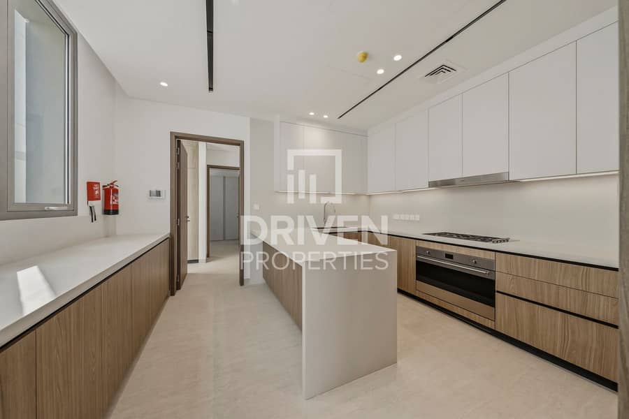 Exclusive | Amazing Skyline Views | Private Pool - Image 13