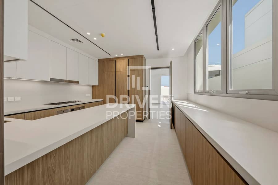 Exclusive | Amazing Skyline Views | Private Pool - Image 14