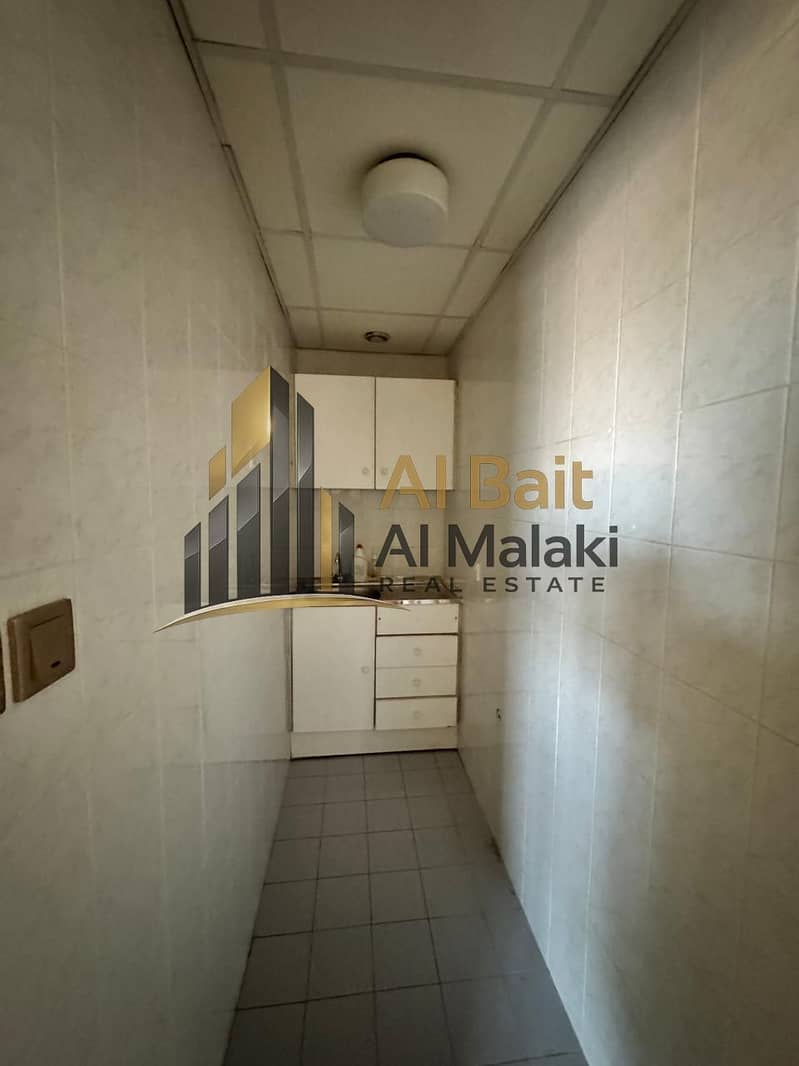 Office for Rent in Al Majaz 1 with Free AC & Parking. . . . – další
