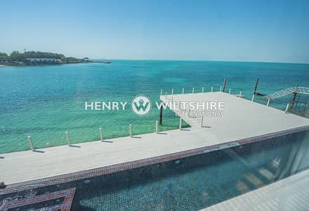 4 Bedroom Villa for Sale in Nurai Island, Abu Dhabi - Contemporary luxury directly on and over the sea!
