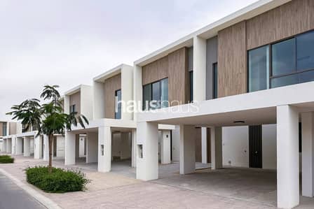 3 Bedroom Townhouse for Sale in The Valley by Emaar, Dubai - 3BR Townhouse | Corner Kitchen | Central Location
