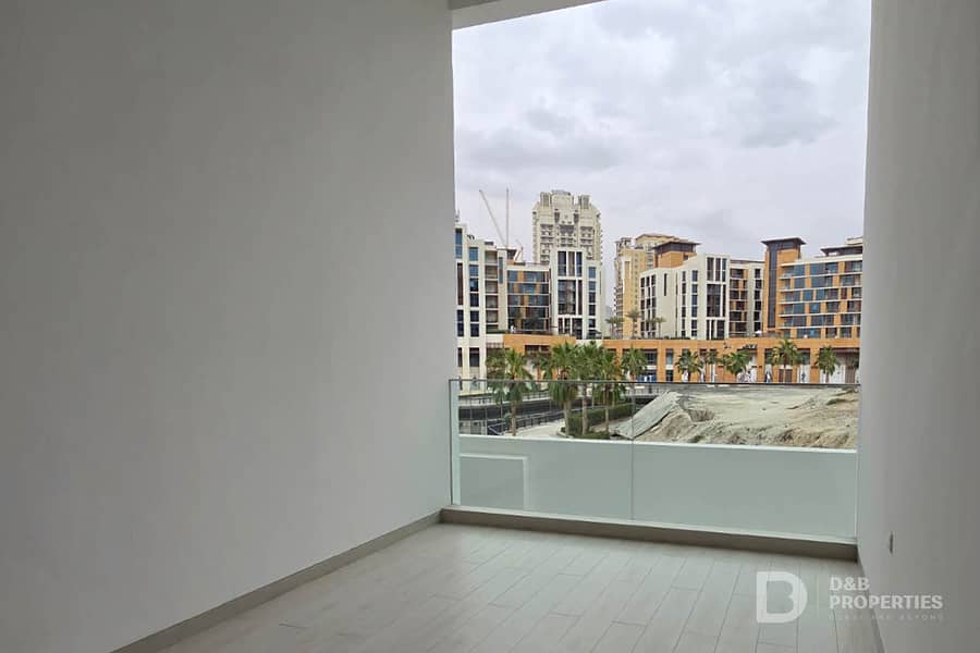 Canal View | Floor To Ceiling | Smart Home Canal View | Floor To Ceiling | Smart Home