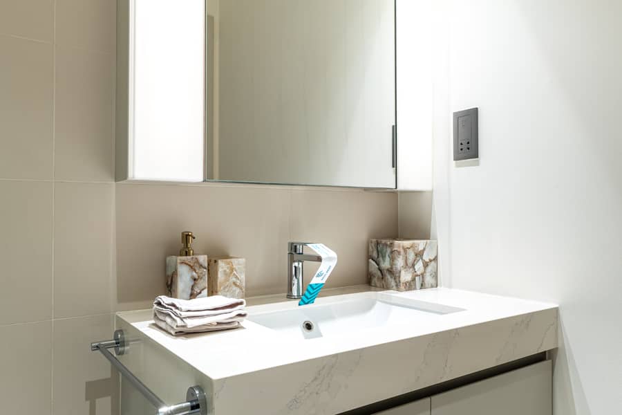 16 Washroom 3. jpg
