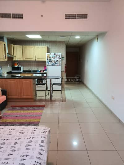 Studio for Rent in Jumeirah Lake Towers (JLT), Dubai - A Beautiful Furnished Studio | Lake View Studio for Rent in Jumeirah Lake Towers (JLT), Dubai - A Beautiful Furnished Studio | Lake View