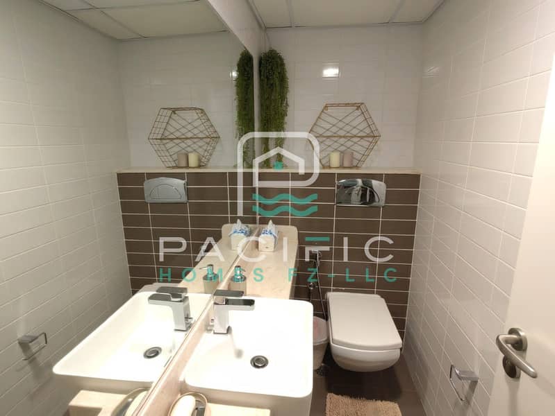 11 Pacific_Building_UnitD - 4 - 06_photo16. jpg