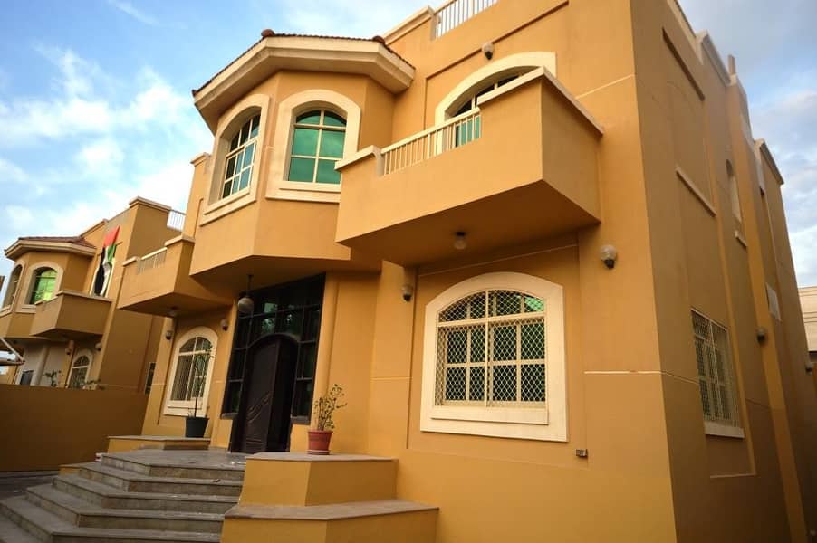 Commercial Villa Perfect for Any Type of Business! Commercial Villa Perfect for Any Type of Business!