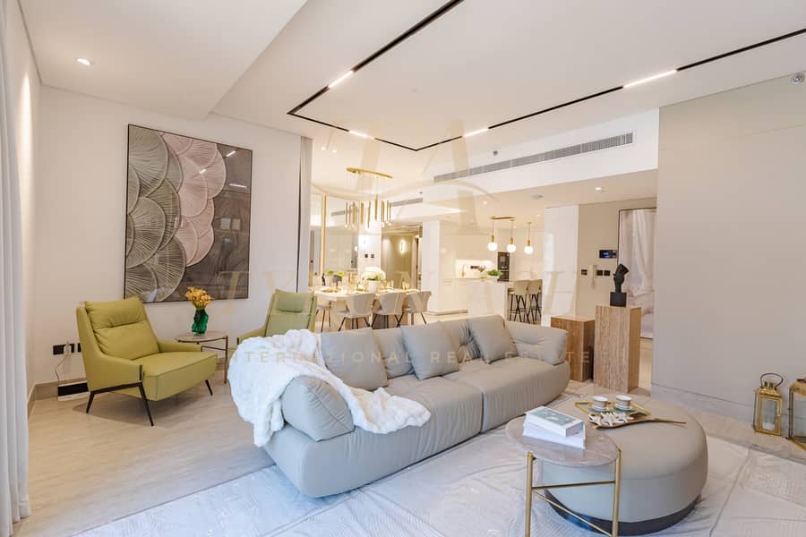 ONE OF A KIND | DESIGNER RENOVATION | TURN KEY ONE OF A KIND | DESIGNER RENOVATION | TURN KEY