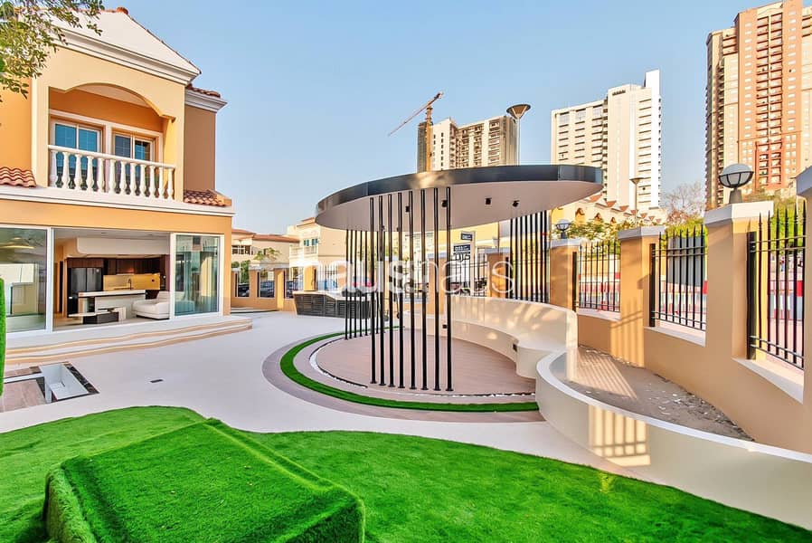 Upgraded | Close to Park | Vacant | Spacious Upgraded | Close to Park | Vacant | Spacious