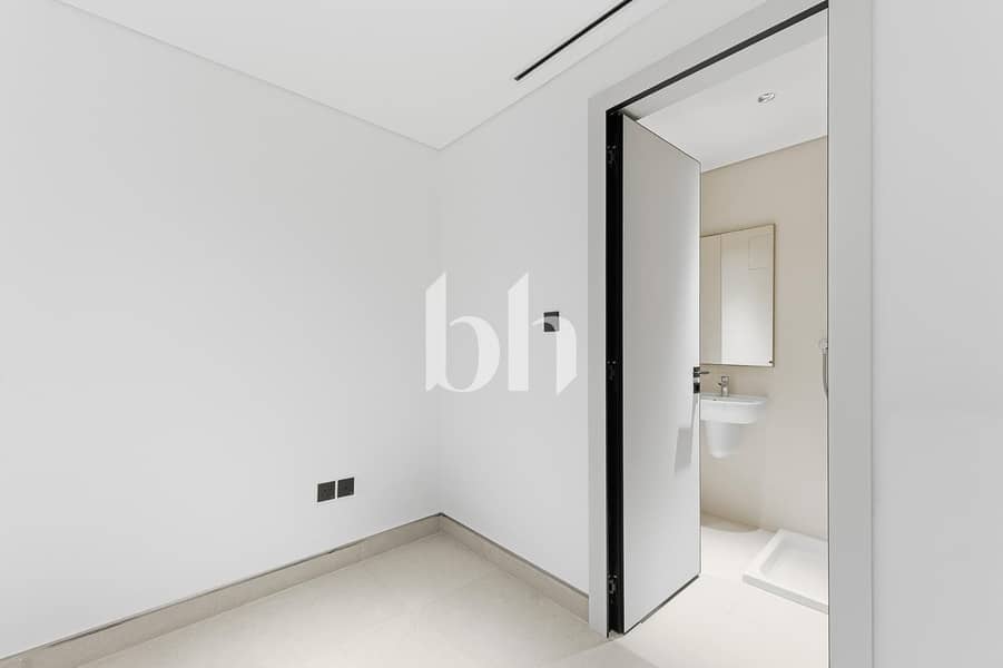 13 Image 0