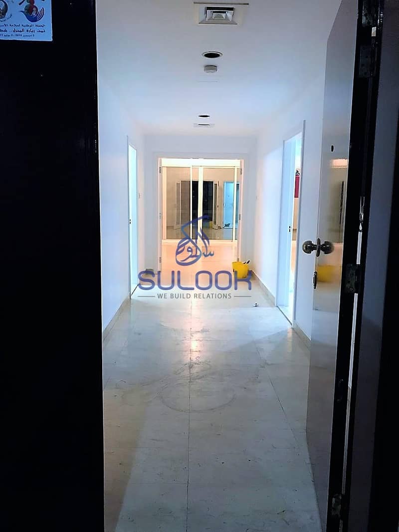 Huge 4BR apartment in well maintained tower near CORNICHE Huge 4BR apartment in well maintained tower near CORNICHE