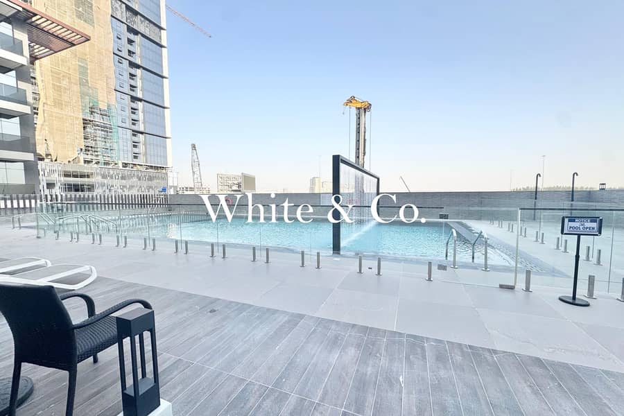 Spacious studio | Fully Upgraded | Pool - Image 14