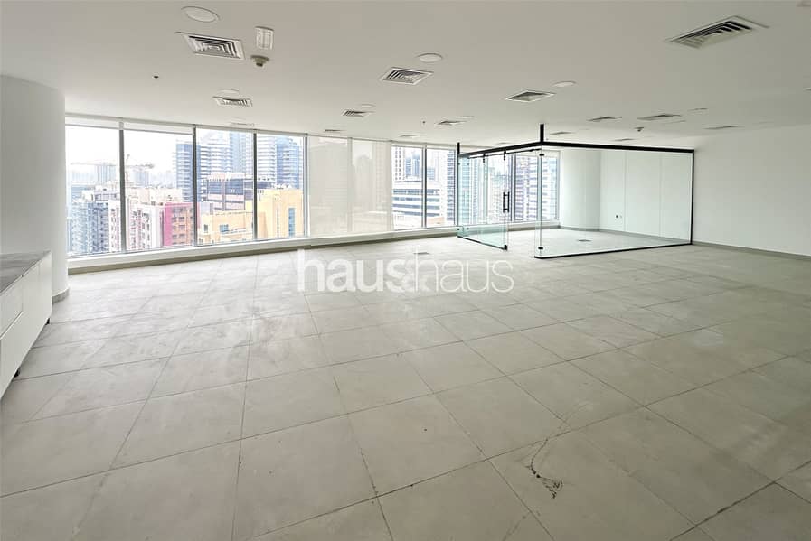 12 Cheques | Fitted | 3 Parking Spaces | Available 12 Cheques | Fitted | 3 Parking Spaces | Available